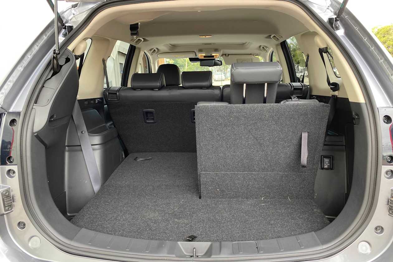 Mitsubishi Outlander 2021 boot space