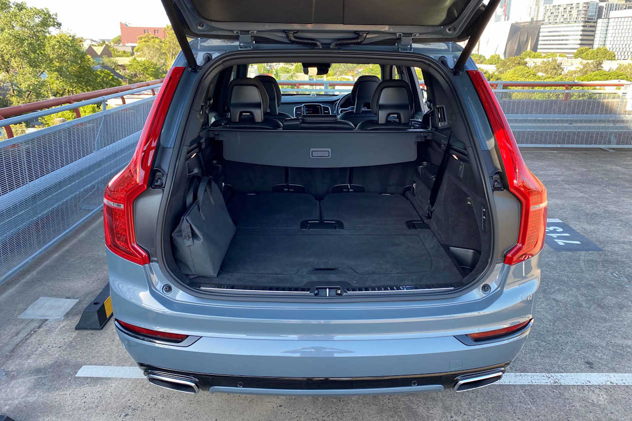 Volvo XC90 2021 boot space