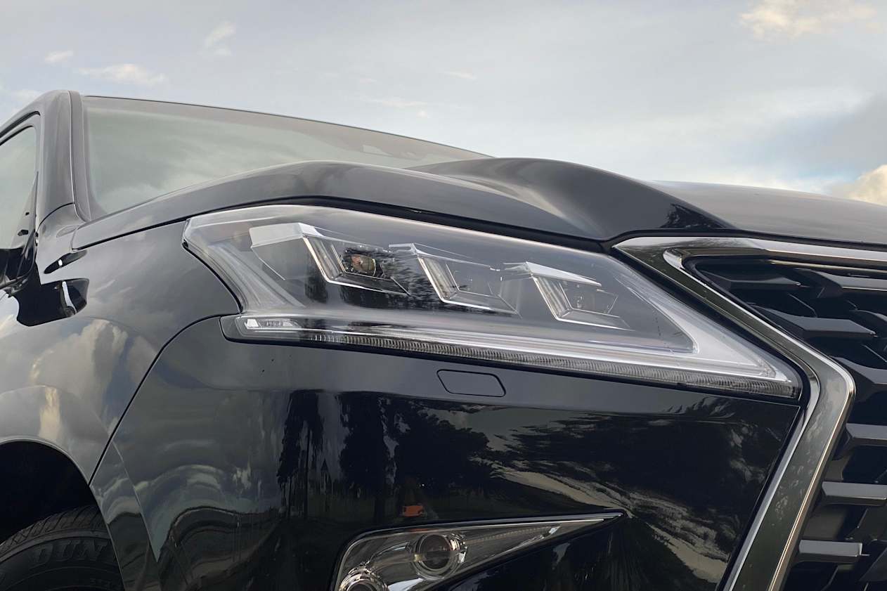 The LX 570 has auto LED headlights.
