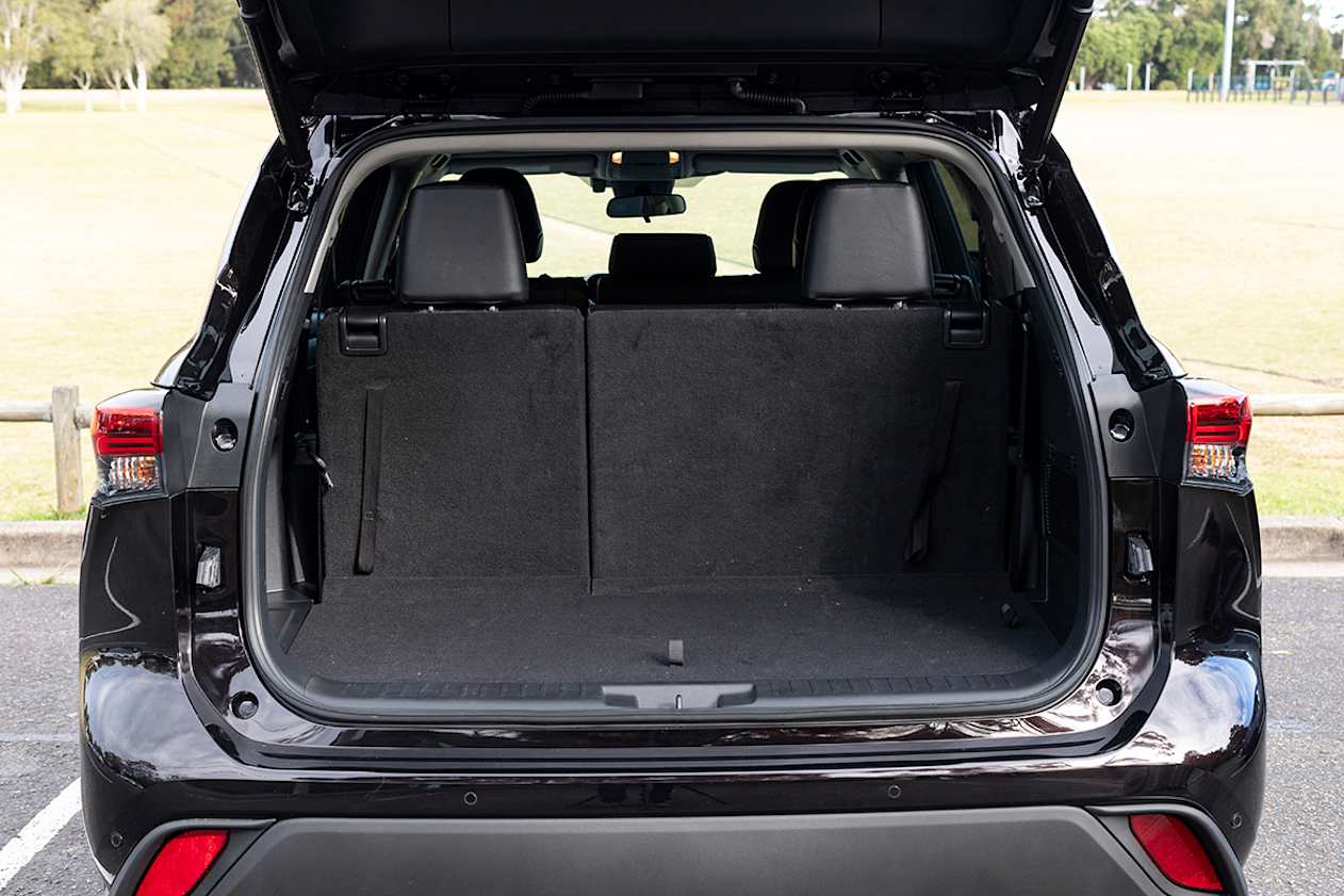 With the third row in place the Kluger boot is 241 litres.