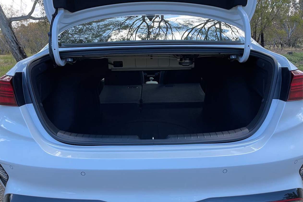 Kia Cerato boot space
