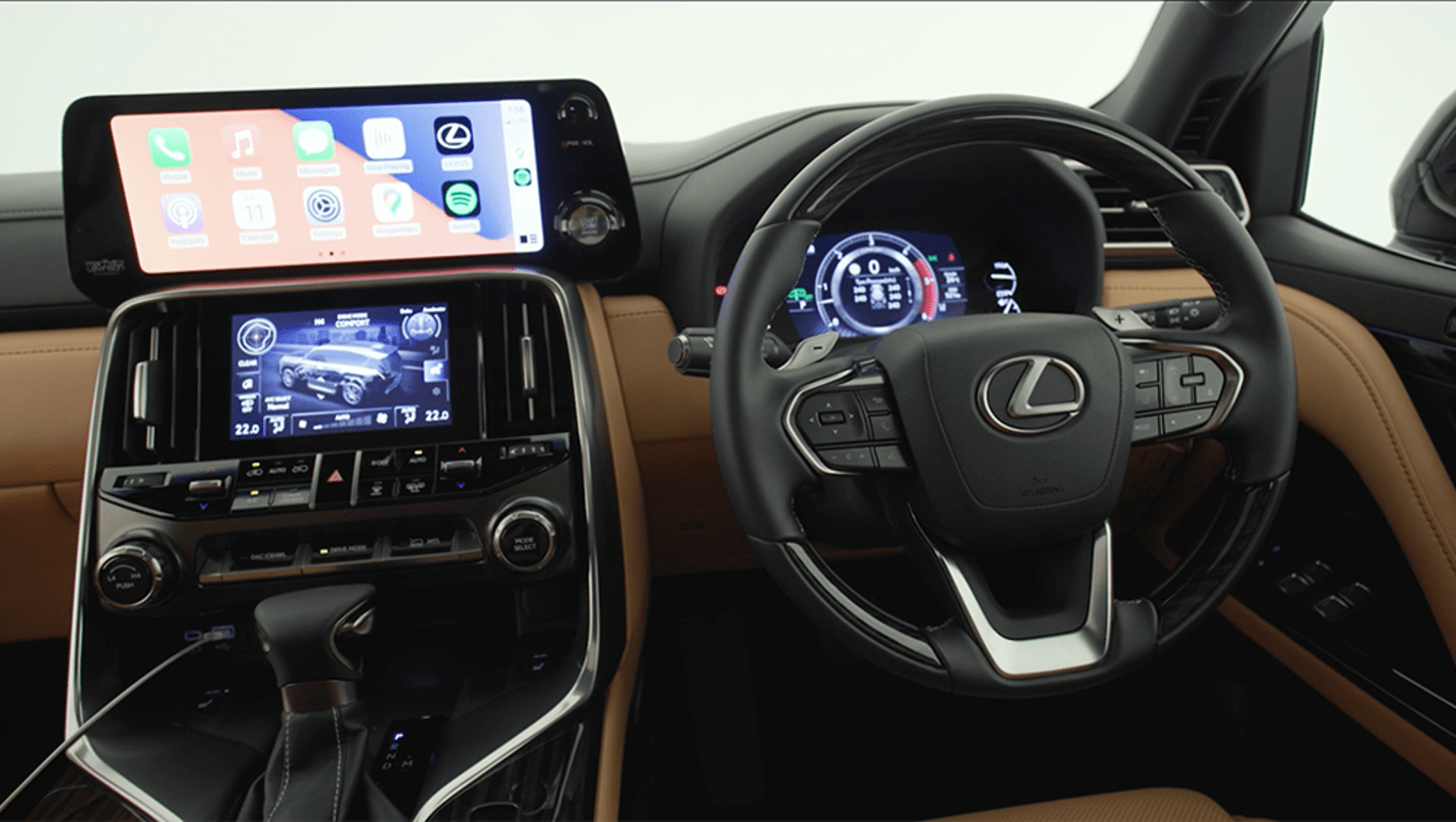 The 500d and 600 base model grades both have Apple CarPlay and Android Auto support. (500d with Enhancement Pack pictured)