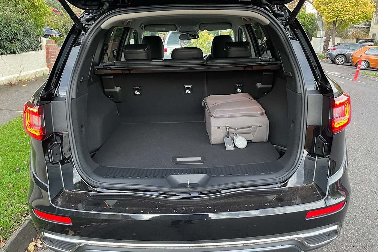 Renault Koleos boot space