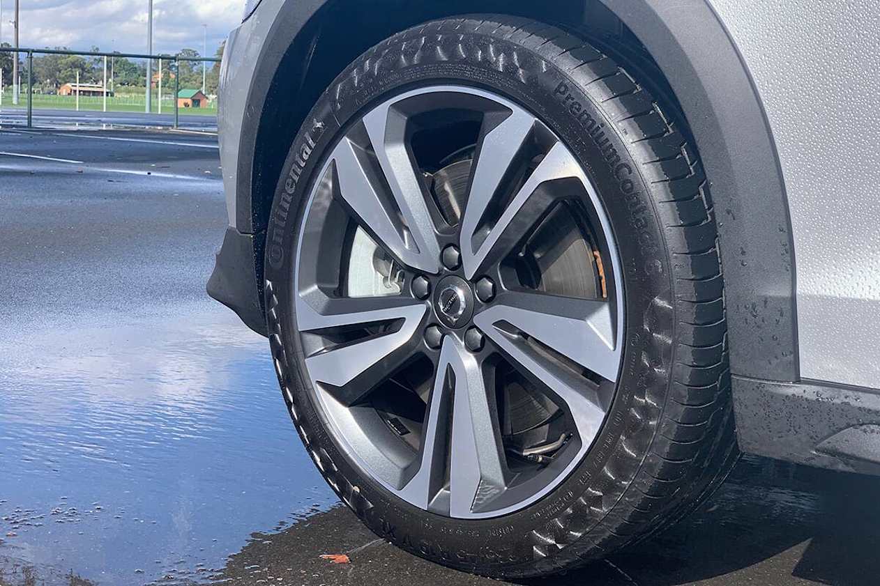 Featuring 19-inch alloy wheels. 