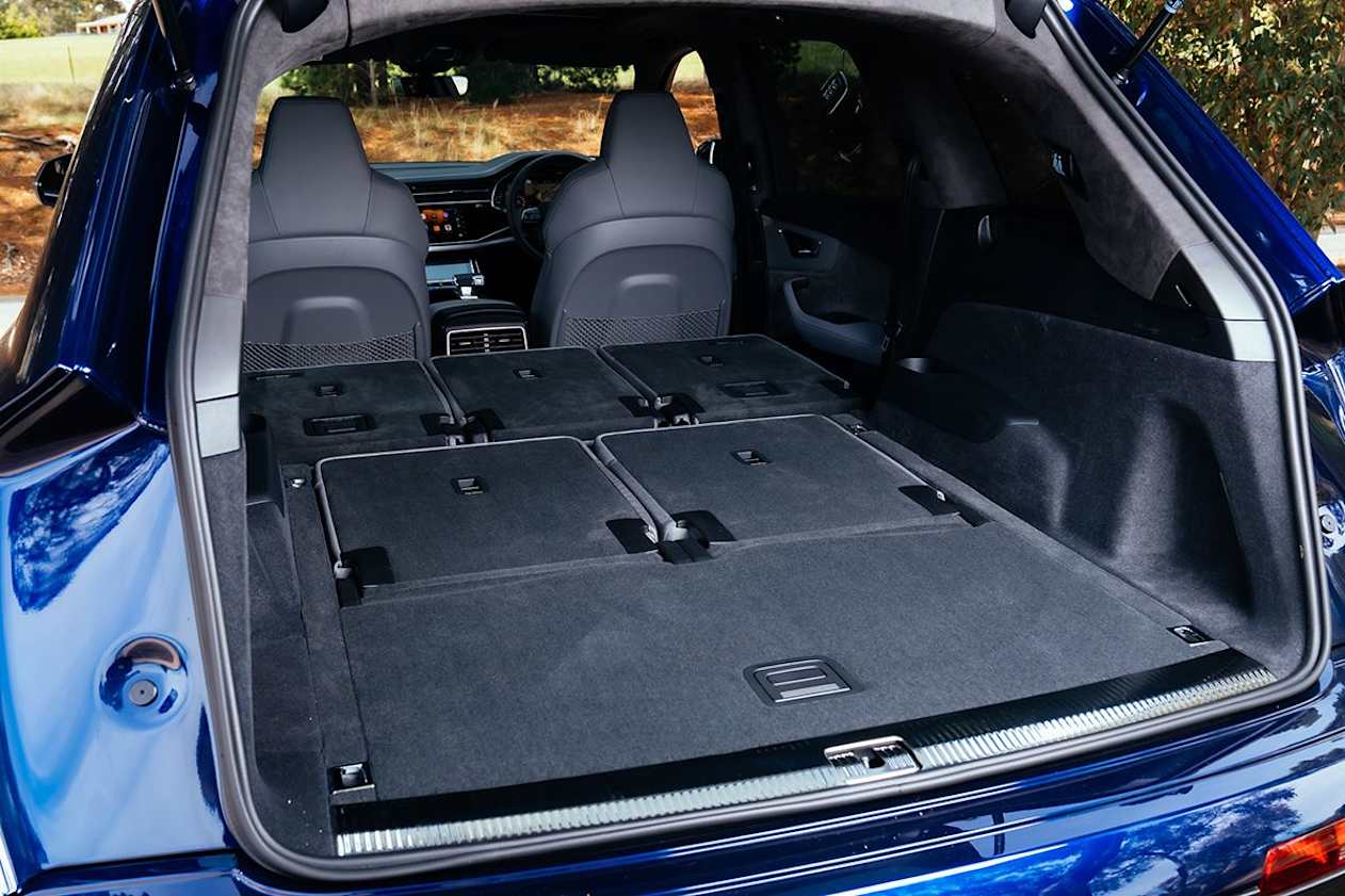 Audi SQ7 2023 boot space