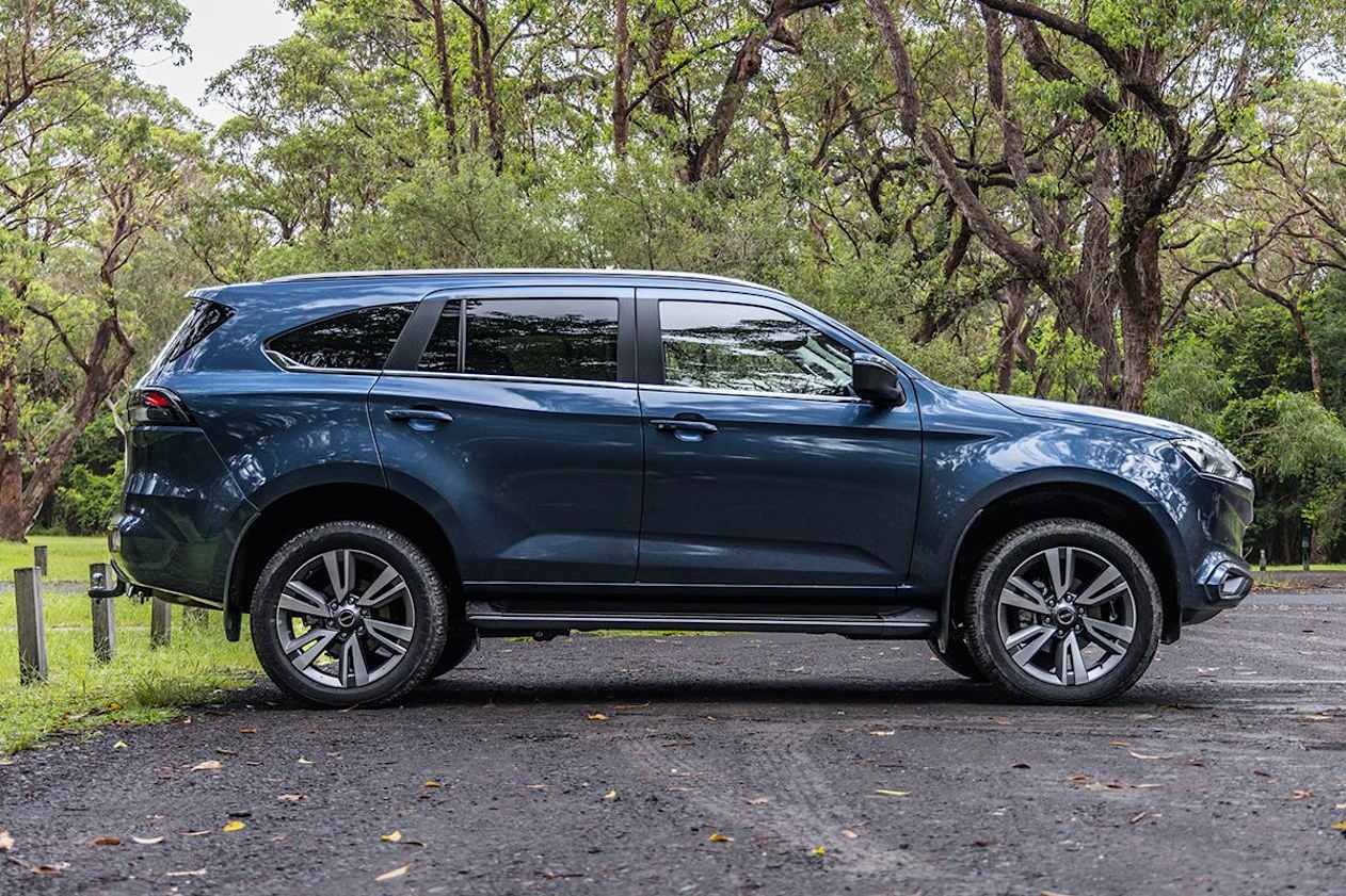 Isuzu MU-X 2023 review: LS-T - Is the rugged family 4x4 SUV