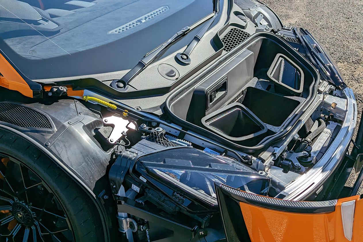 Lamborghini Huracan boot space