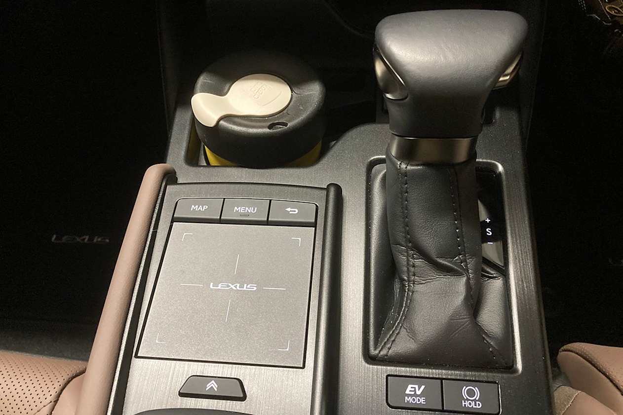 The ill-conceived touchpad requires brain-surgery precision while in use. (Image: Byron Mathioudakis)