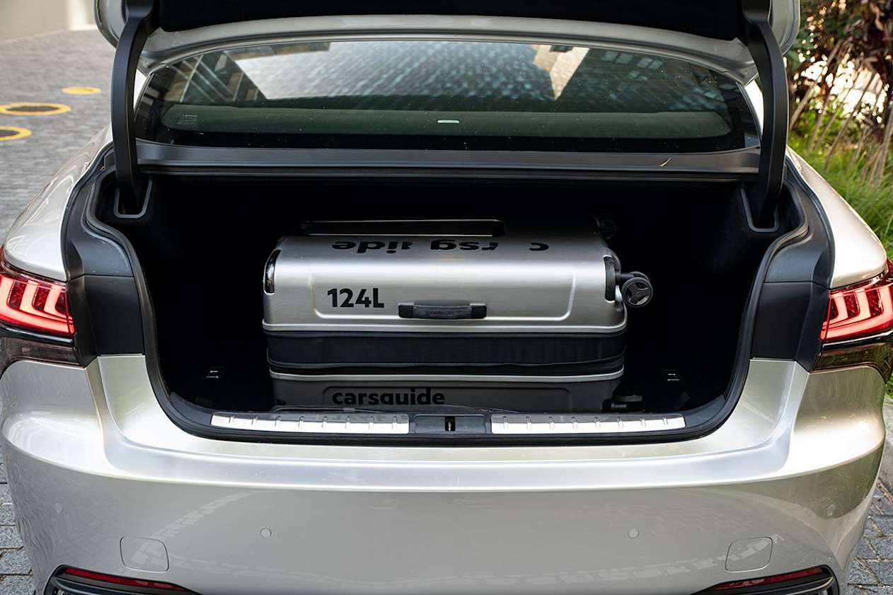 Lexus LS500 boot space