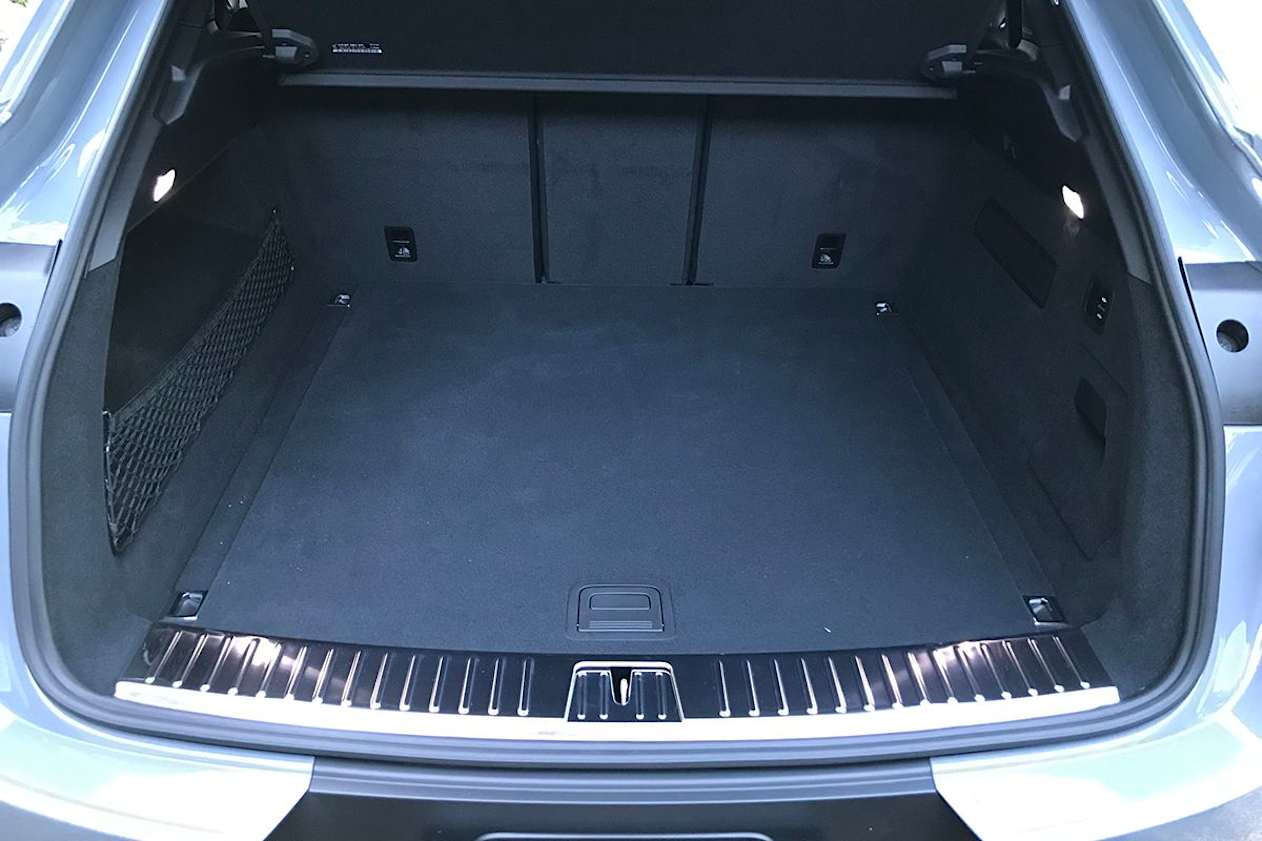 Porsche Cayenne 2023 boot space