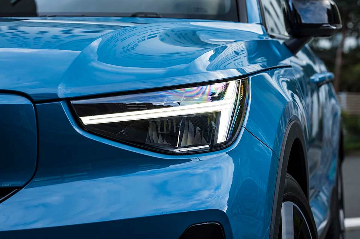 Up front are LED headlights.