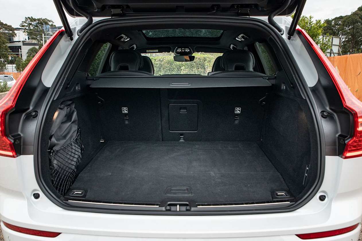 Volvo XC60 2023 boot space