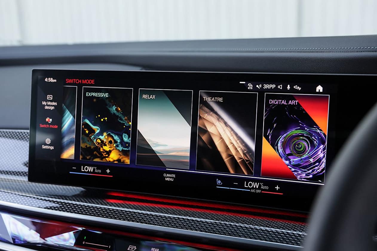 A lot of the 7 Series functions can be controlled through the central multimedia screen. (i7 xDrive60 variant pictured)