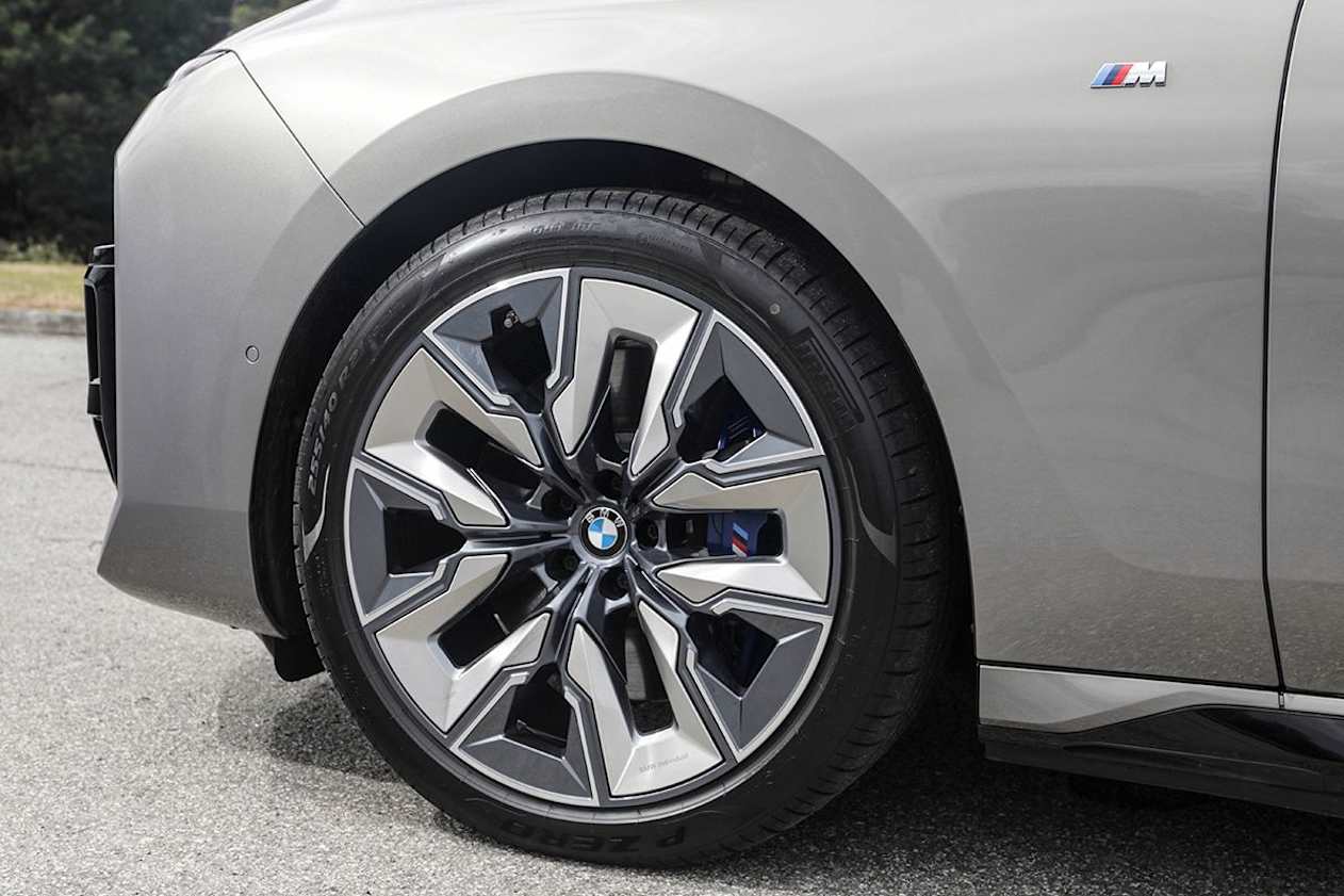 サンビーム Upgraded Front and Rear tire to 120/70/17, 150/70/17
