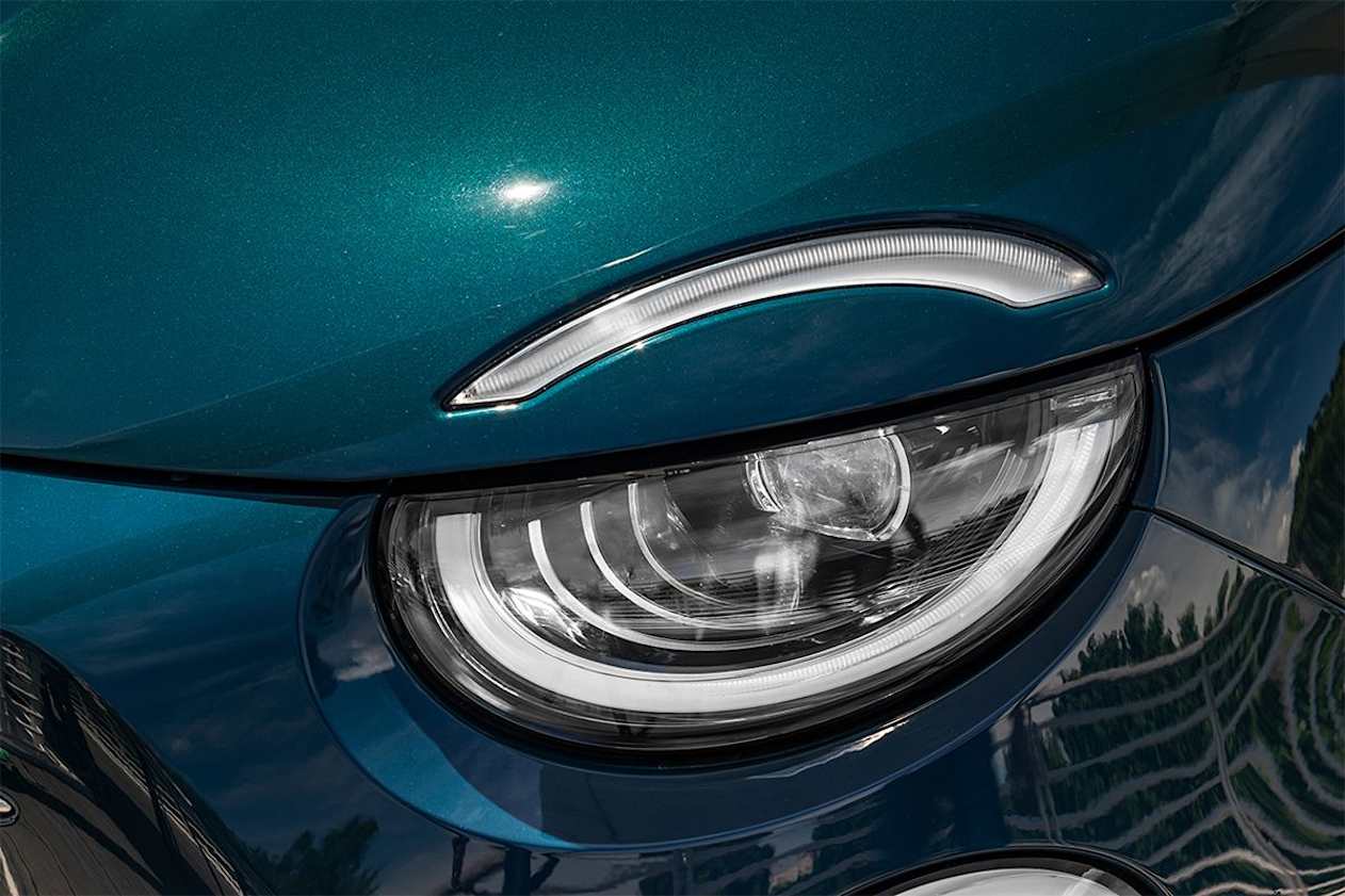 There are daytime running lights up front.