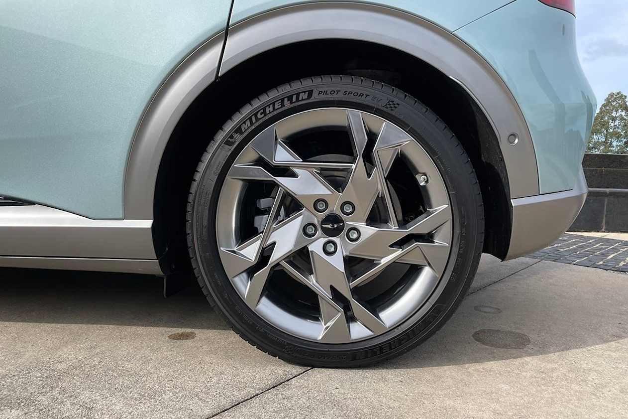 The GV60 comes with either 20 or 21-inch alloy wheels. (AWD Performance variant pictured/image credit: Tim Nicholson)