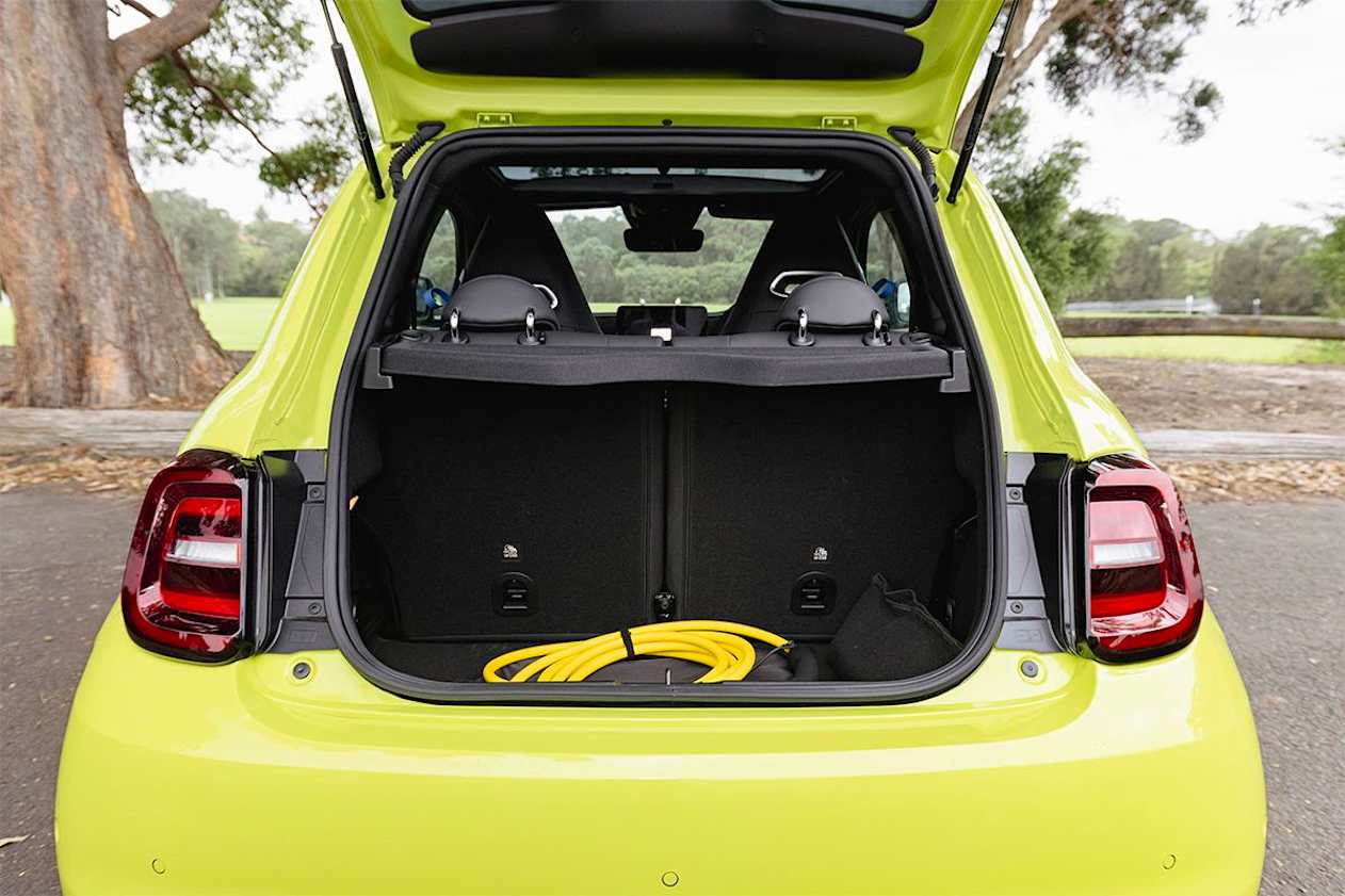 Abarth 500E boot space
