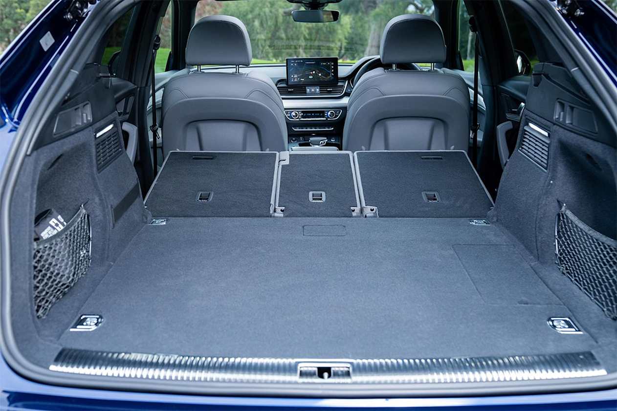 Audi Q5 2024 boot space