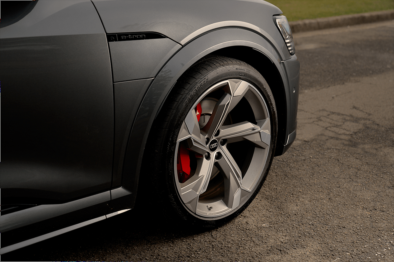 The SQ8 e-tron wears 22-inch alloys wheels