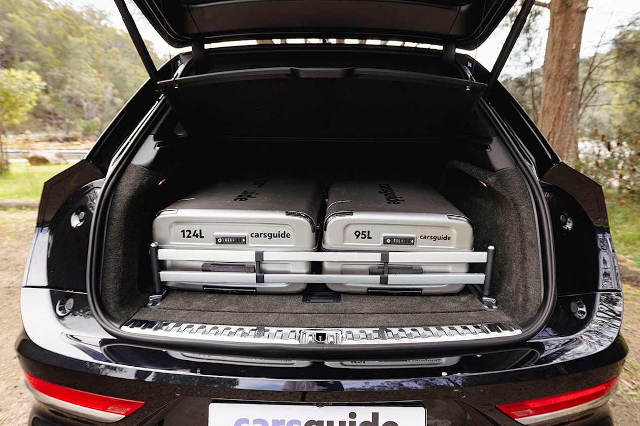 Bentley Bentayga boot space