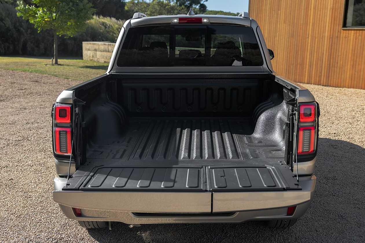 GWM Cannon Alpha boot space