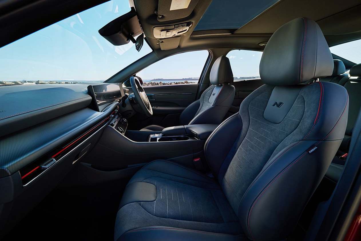 The Sonata N Lines cabin storage has been improved thanks to the relocation of the gear shifter.