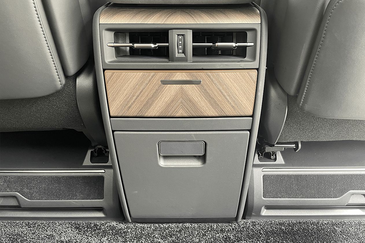 Other amenities include knee and roof-mounted air vents. (Image: Tim Nicholson)