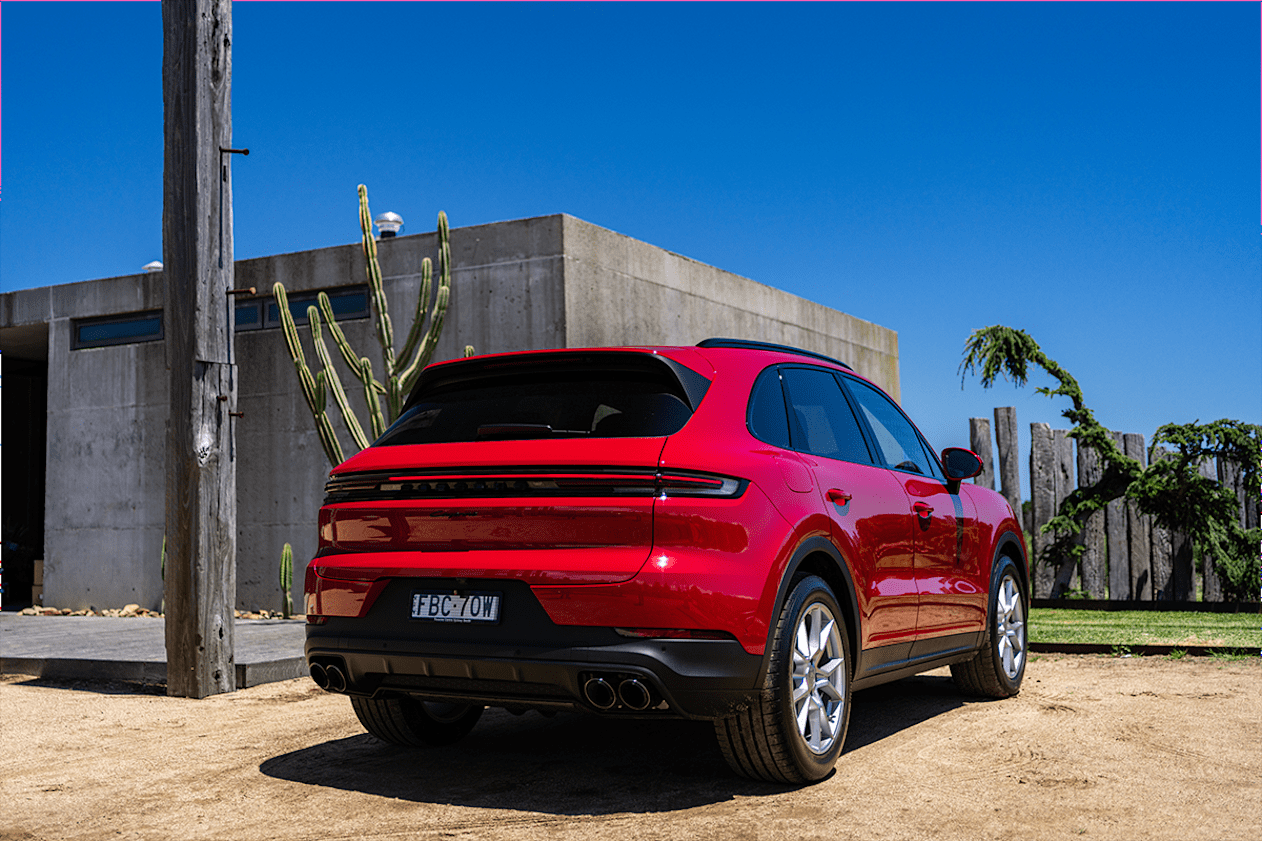 The Cayennes rear features streamlined three-dimensional tail-lights.