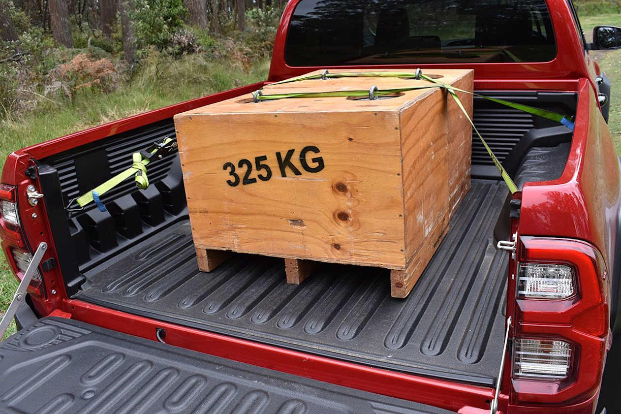 Toyota HiLux boot space