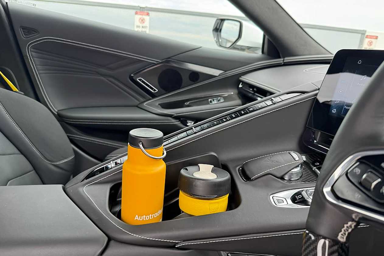 2025 Chevrolet Corvette E-Ray (image: Byron Mathioudakis)