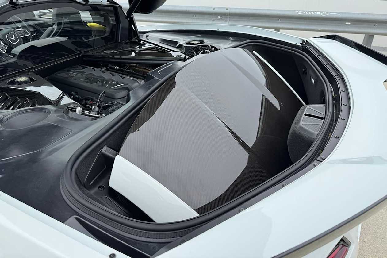 2025 Chevrolet Corvette E-Ray (image: Byron Mathioudakis)