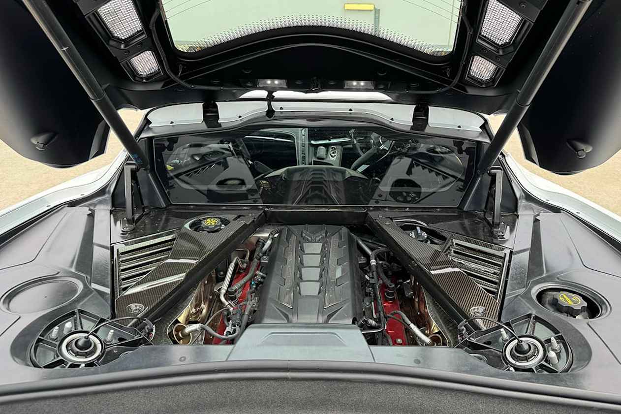 2025 Chevrolet Corvette E-Ray (image: Byron Mathioudakis)