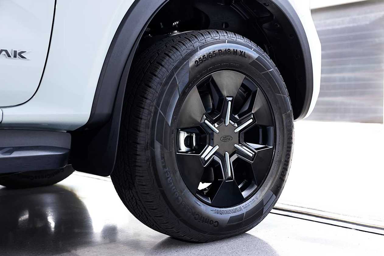 2025 Ford Ranger PHEV Stormtrak