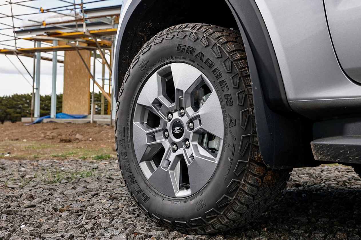 2025 Ford Ranger PHEV XLT