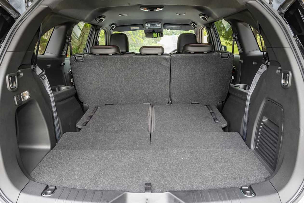 Isuzu MU-X 2025 boot space