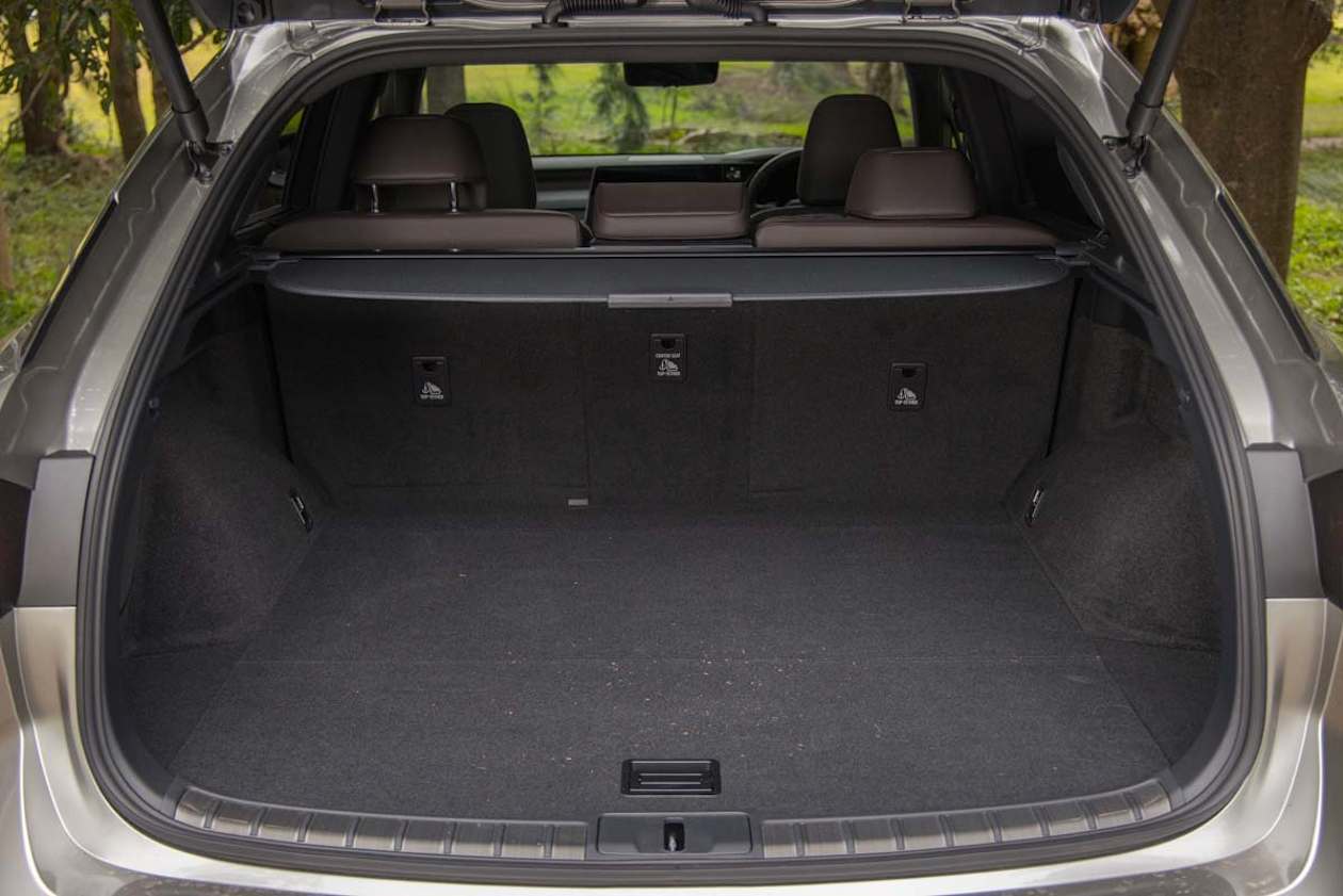 Lexus RX boot space