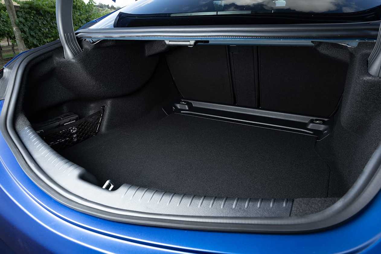 2025 Mercedes-AMG CLE 53.