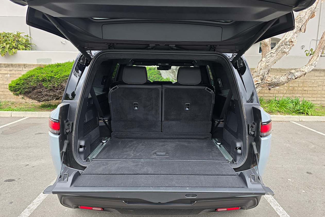 2025 Rivian R1S Tri-motor AWD (Image: Stephen Ottley)