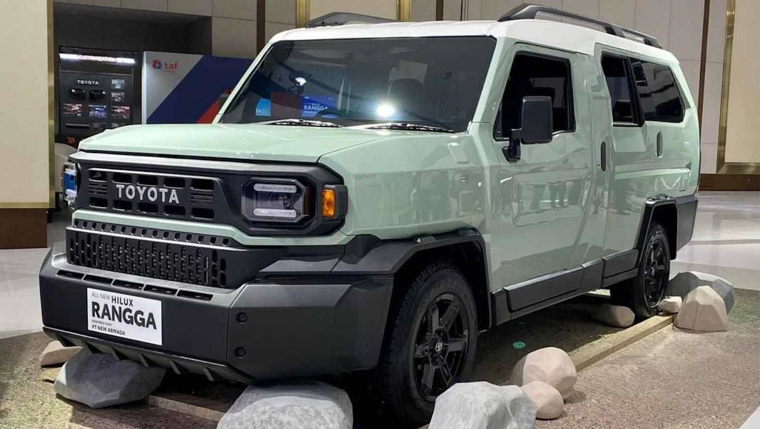 First look at the Toyota LandCruiser FJ? New HiLux Champ-based 4WD debuts  overseas as mini-Fortuner - but is Australia on the cards? - Car News |  CarsGuide