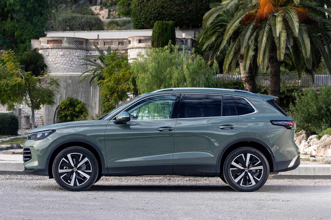 2025 Volkswagen Tiguan (overseas model shown)