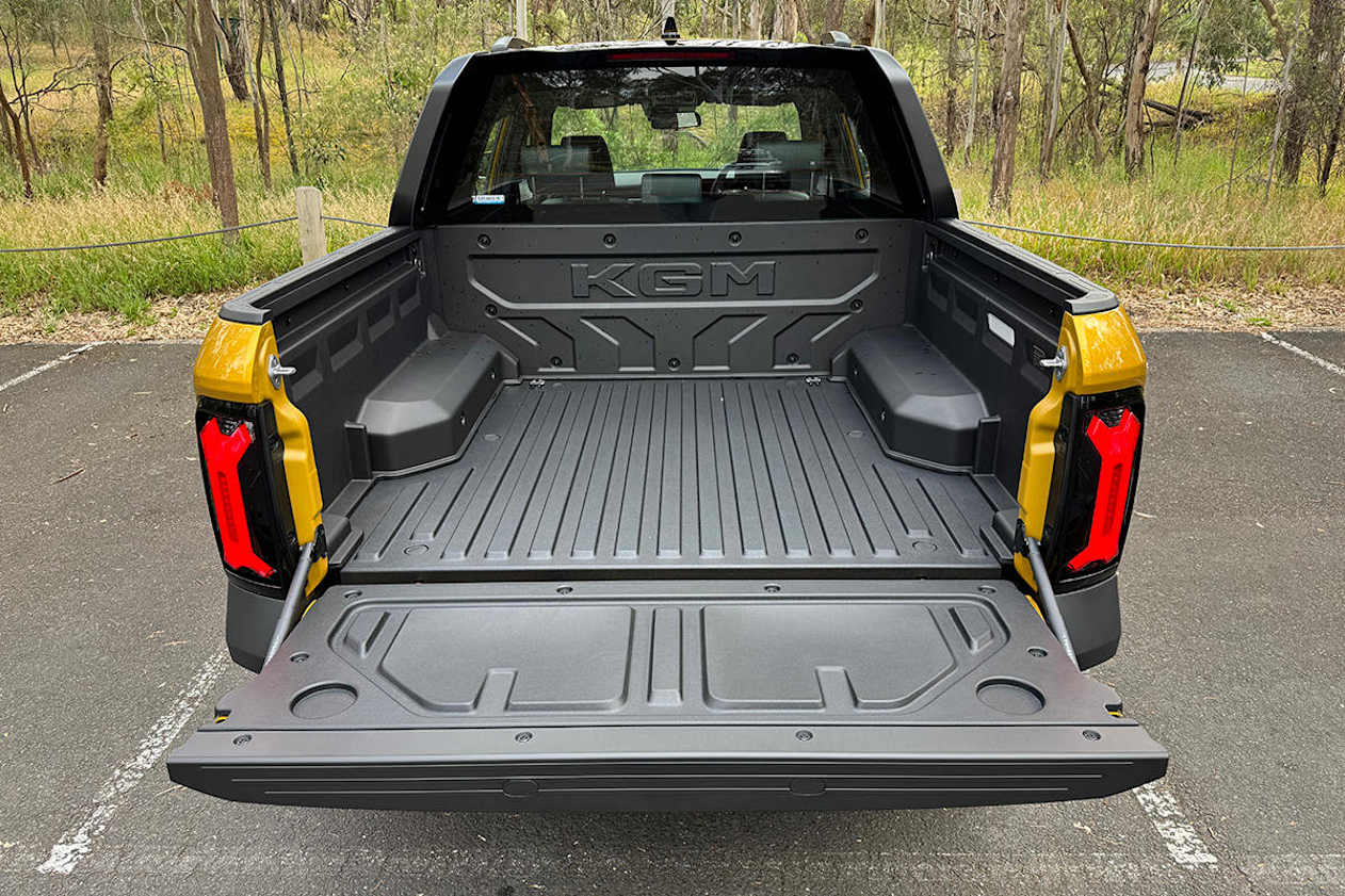 Kgm Musso Ev boot space