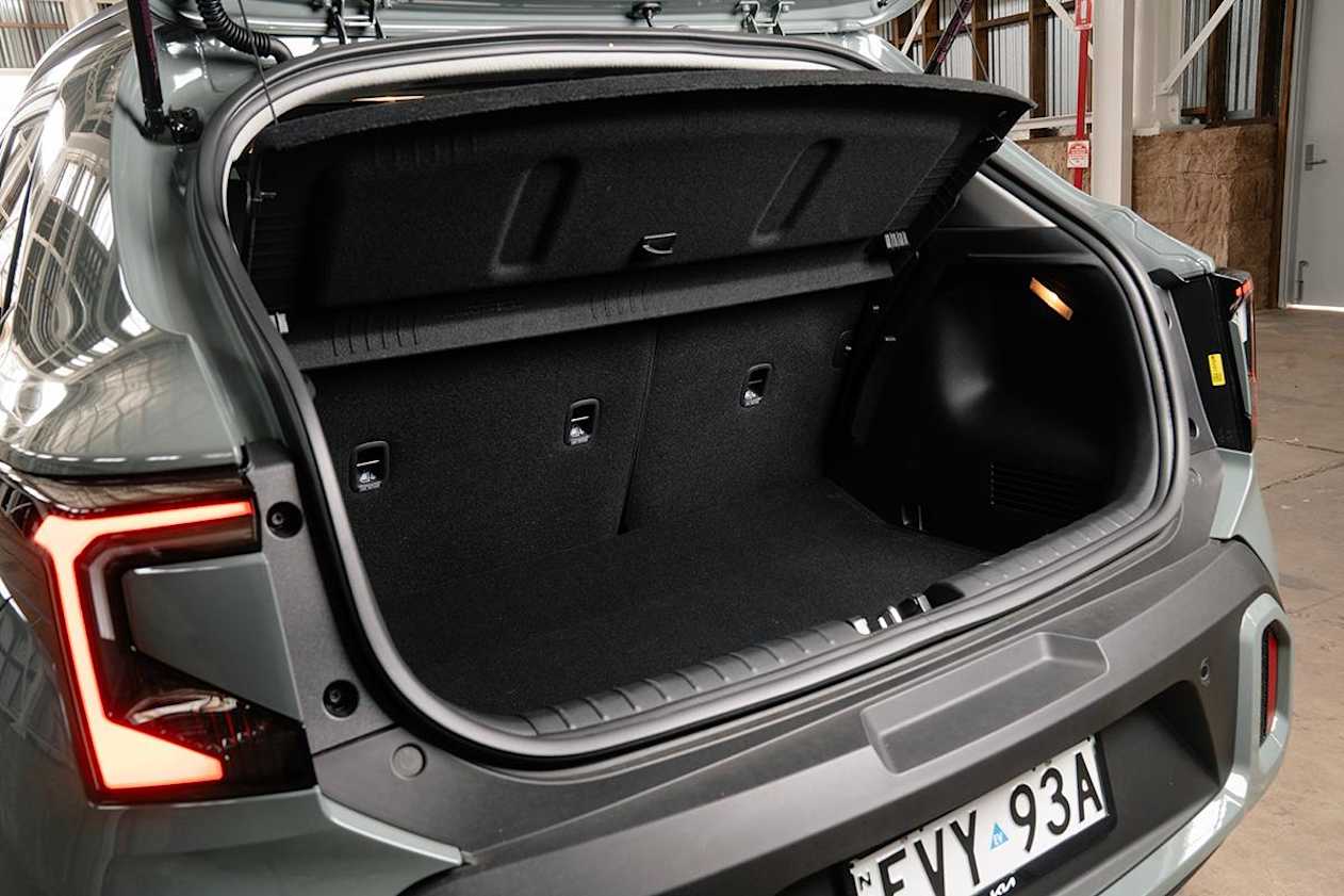 Kia Stonic boot space