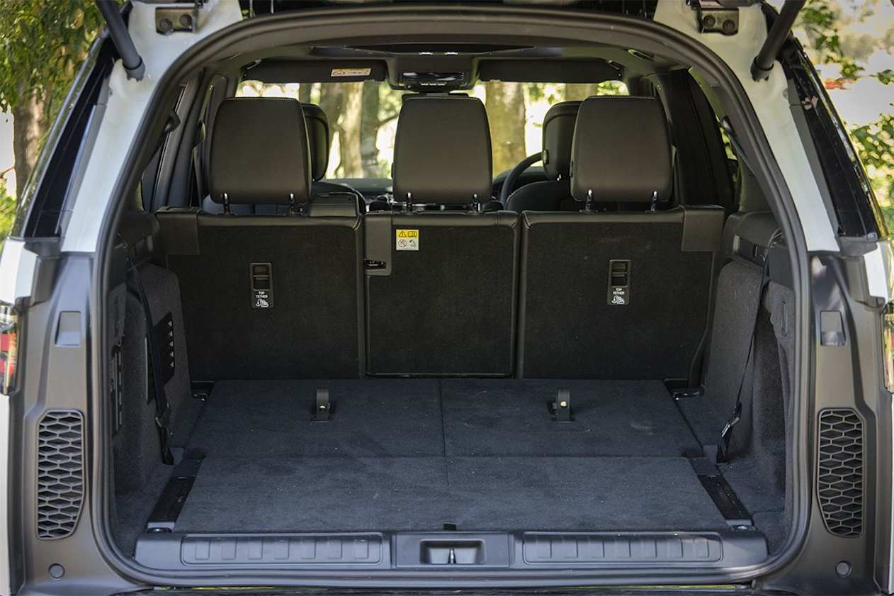 Land Rover Discovery boot space