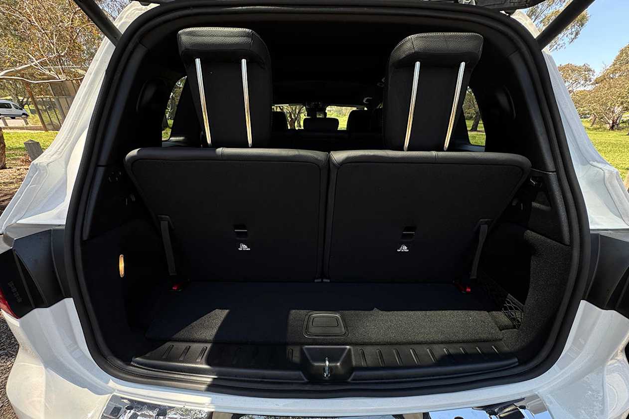 Mercedes-Benz GLB boot space