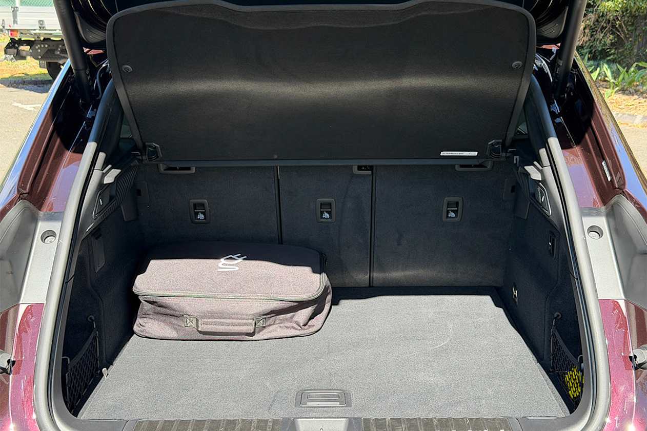 Porsche Macan boot space