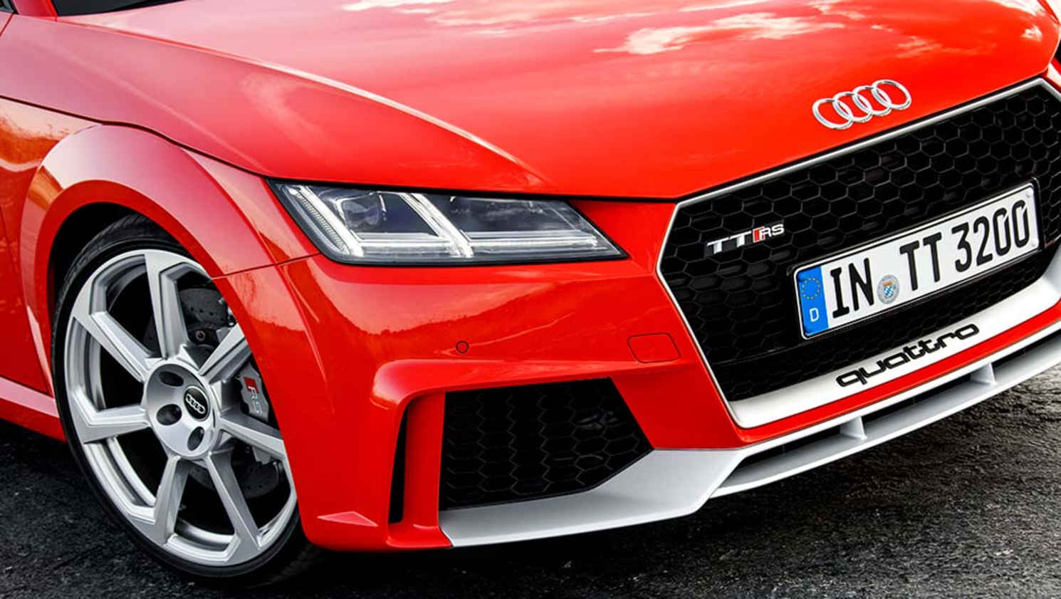 2017 Audi TT RS coupe.
