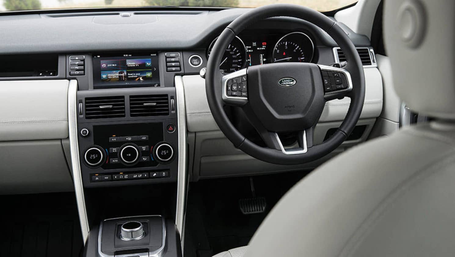 2016 Land Rover Discovery Sport SE.