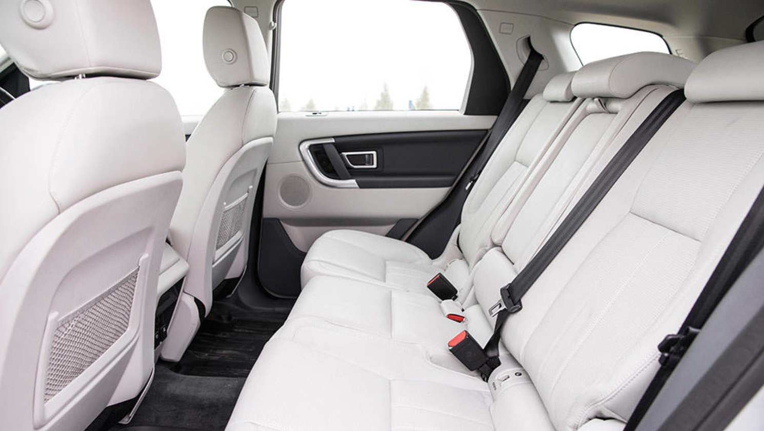 2016 Land Rover Discovery Sport SE.