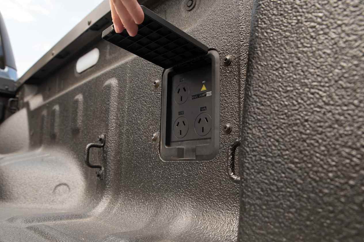 2025 BYD Shark 6 (image: Tom White)