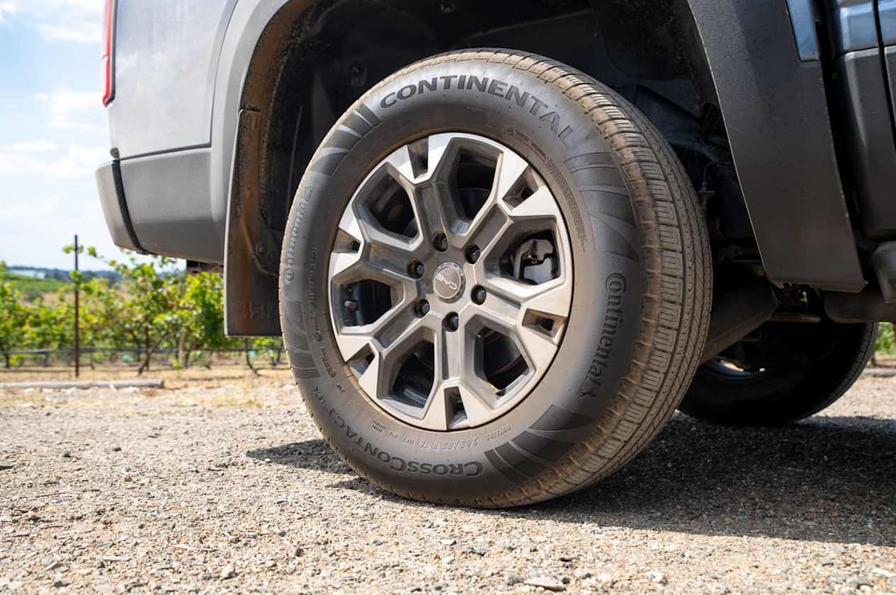 2025 BYD Shark 6 (image: Tom White)